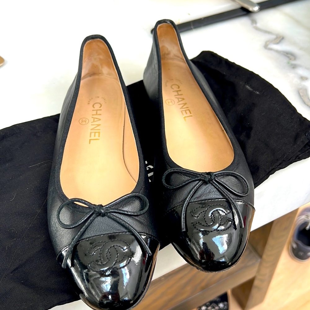 Gorgeous , iconic , classics CHANEL ballet flats